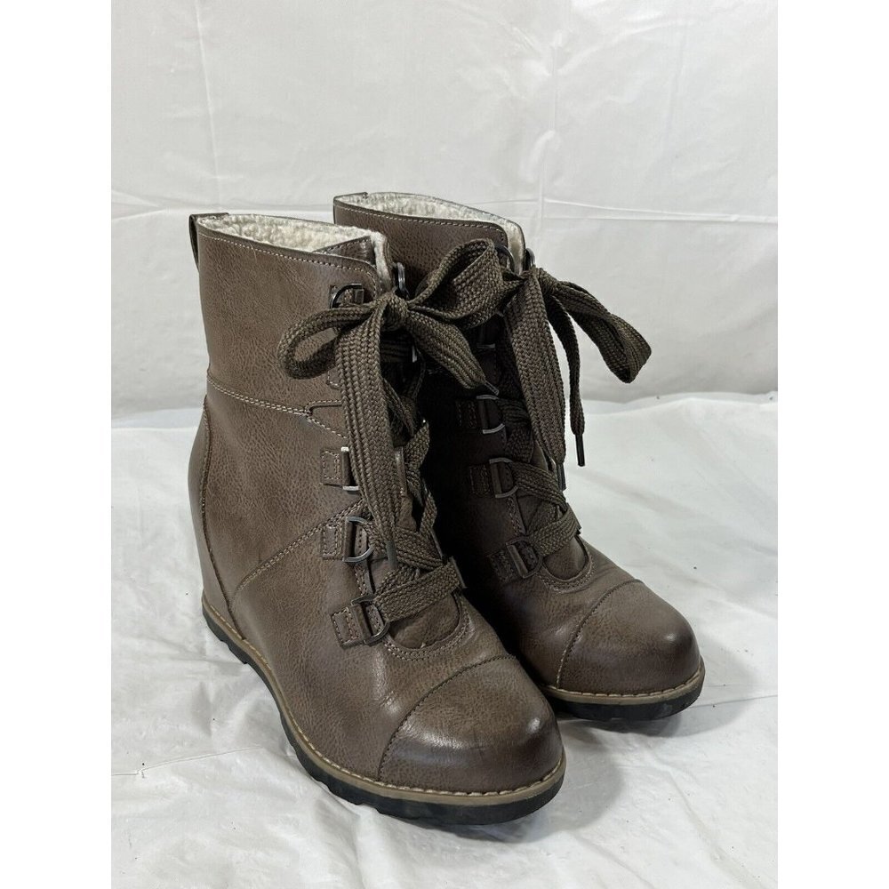 Universal Threads Goode Co Size 6 Boots